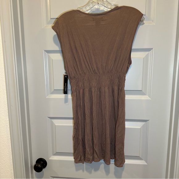 NWT BCBGMAXAZRIA Brown Embroidered Accent V Neck Dress S - Picture 10 of 10